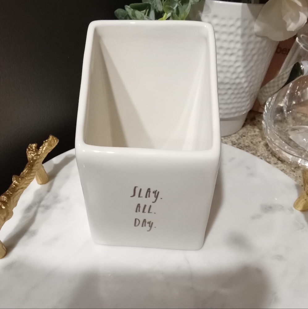 RAE DUNN MAKEUP BRUSH HOLDER